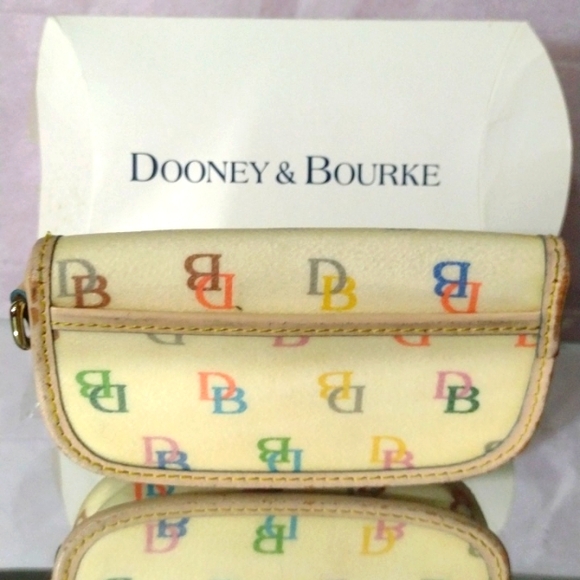Dooney & Bourke Small 🛍️ 🎁 NWT - Picture 4 of 5